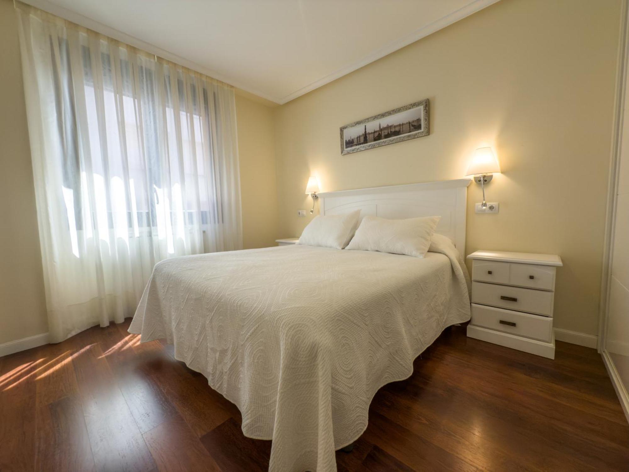 Apartamentos Verdemar Llanes Buitenkant foto