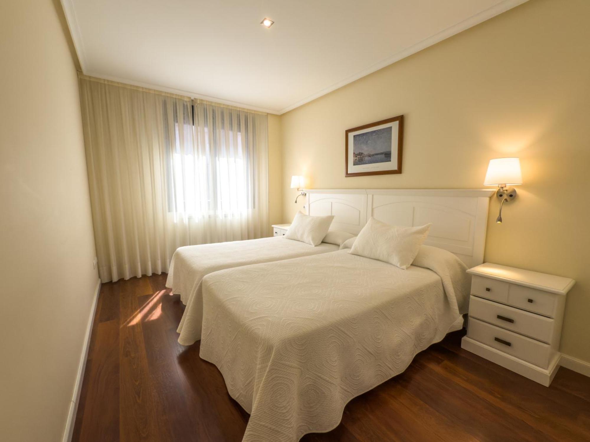 Apartamentos Verdemar Llanes Buitenkant foto