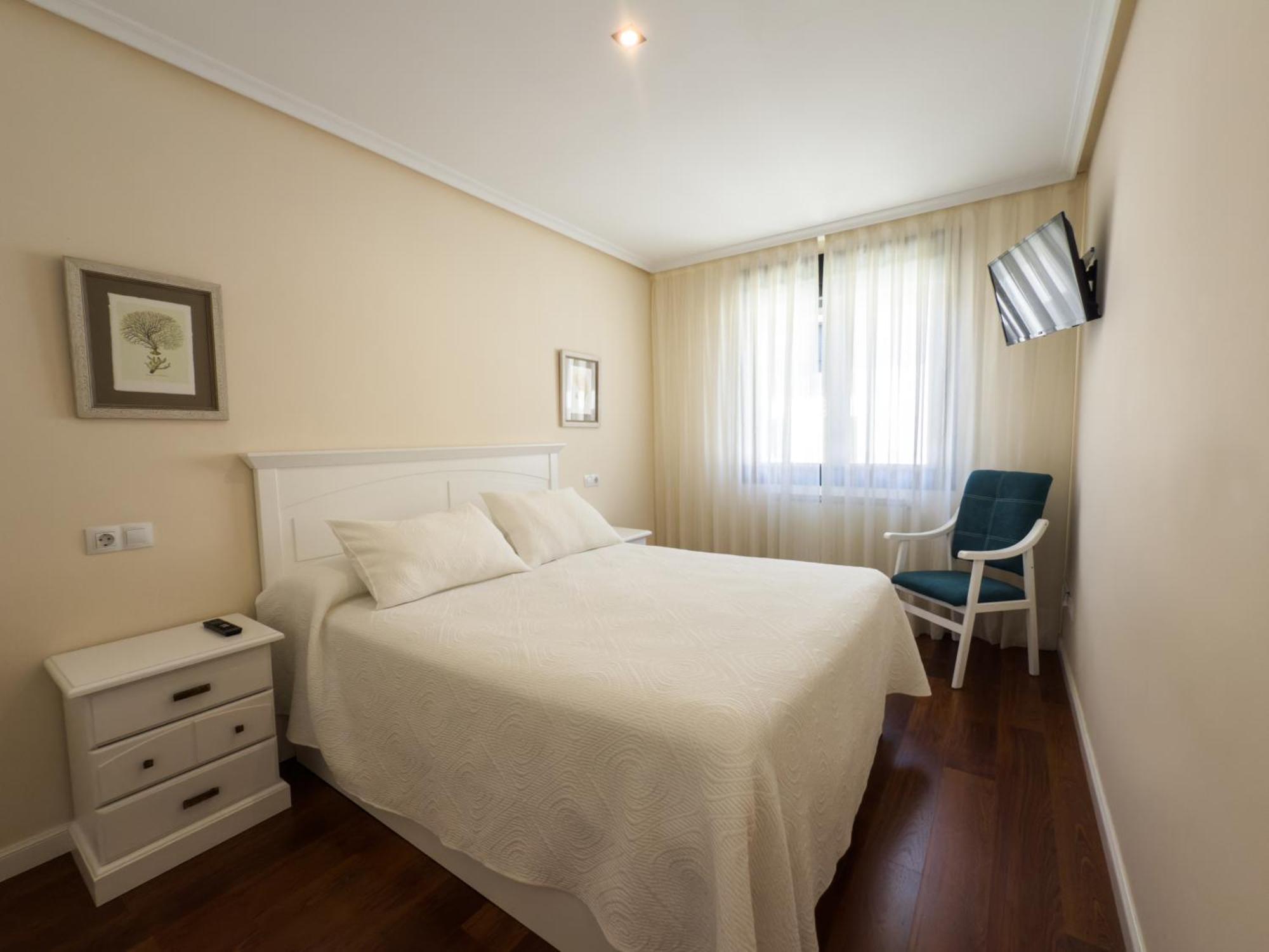 Apartamentos Verdemar Llanes Buitenkant foto